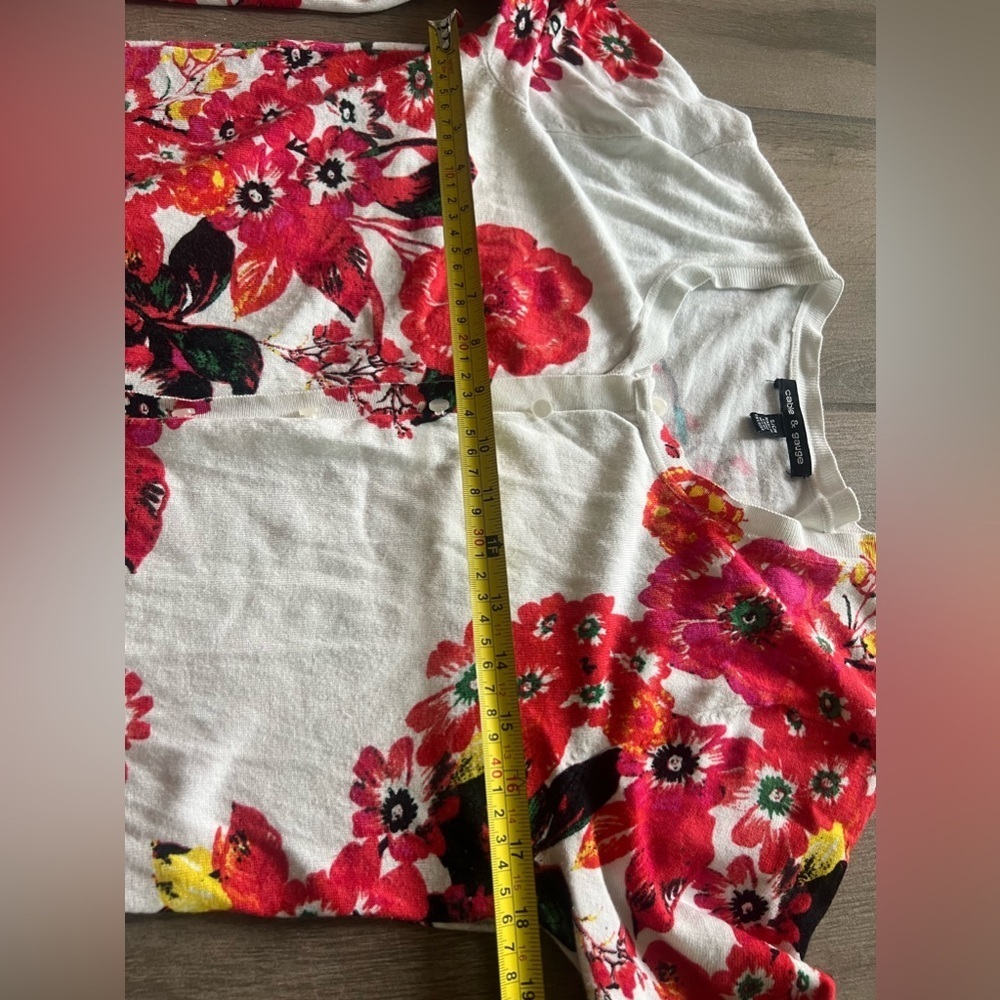 In very good condition. Soft and luxurious feel. Please check pic for details - Picture 8 of 13